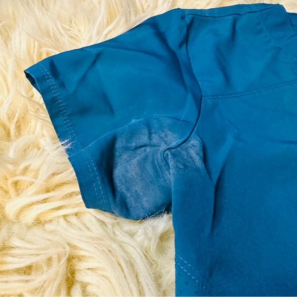 Barco One breathable scrub top - Picture 3 of 9